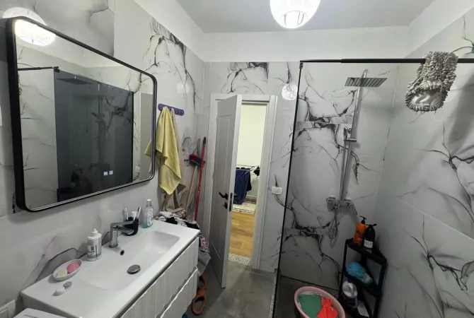 Shtepi ne shitje Apartament ne Tirane, 2+1, Mobilimi E mobiluar, Pagesa 155,000  Euro.