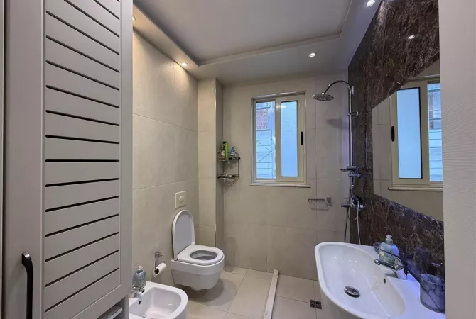 Shtepi me qera Apartament ne Tirane, 1+1, Mobilimi E mobiluar, Pagesa 700  Euro.