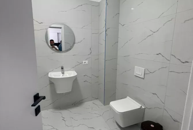 Shtepi me qera Apartament ne Tirane, 2+1, Mobilimi E mobiluar, Pagesa 500  Euro.