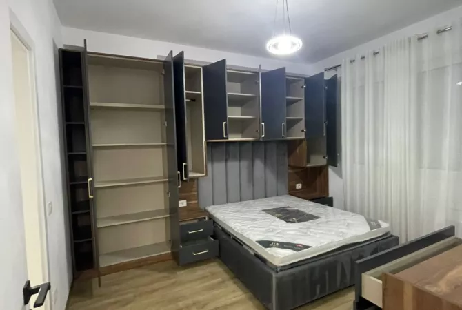 Shtepi me qera Apartament ne Tirane, 2+1, Mobilimi E mobiluar, Pagesa 500  Euro.