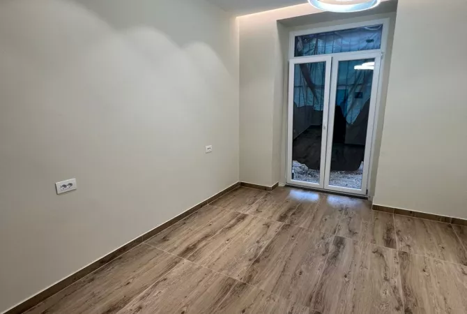Ambjent biznesi me qera 1+1 ne Tirane - 650 Euro