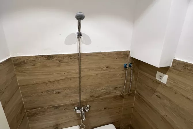 Ambjent biznesi me qera 1+1 ne Tirane - 650 Euro