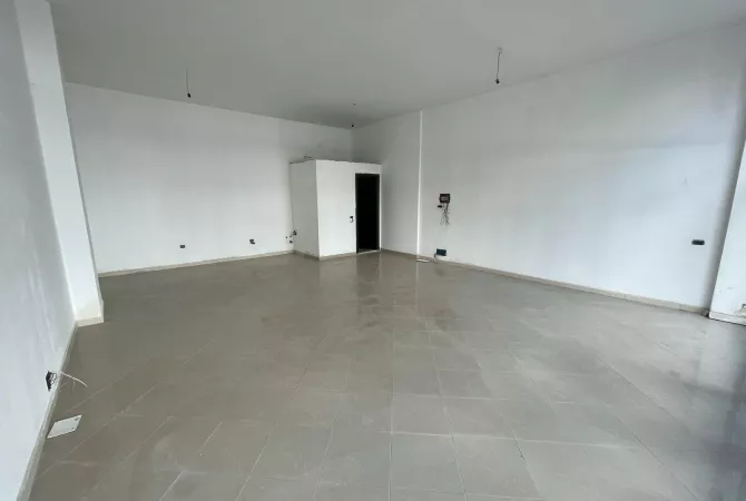 Ambjent biznesi me qera 1+1 ne Tirane - 400 Euro