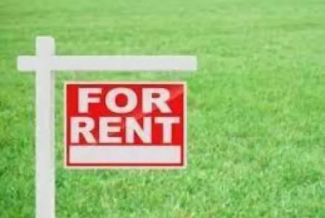 Truall ose Toke  ne Tirane - 400 Euro