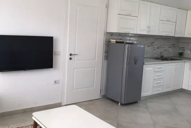 Shtepi me qera 2+1 ne Tirane - 370 Euro