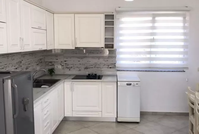 Shtepi me qera 2+1 ne Tirane - 370 Euro
