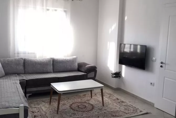 Shtepi me qera 2+1 ne Tirane - 370 Euro