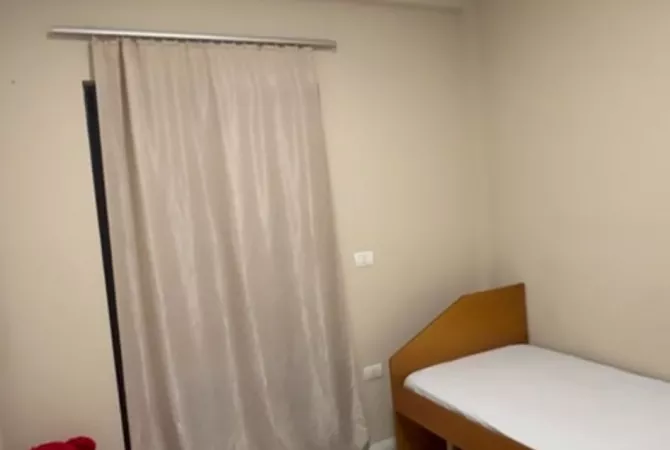 Shtepi me qera Shtepi Private ne Tirane, 2+1, Mobilimi E mobiluar, Pagesa 450  Euro.