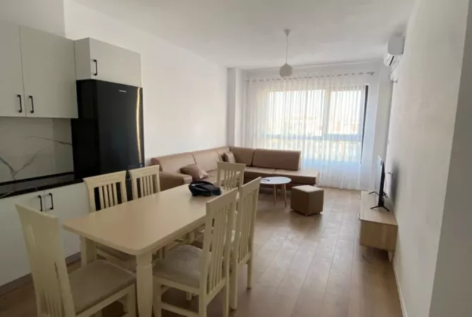 Shtepi me qera 2+1 ne Tirane - 47,000 Leke