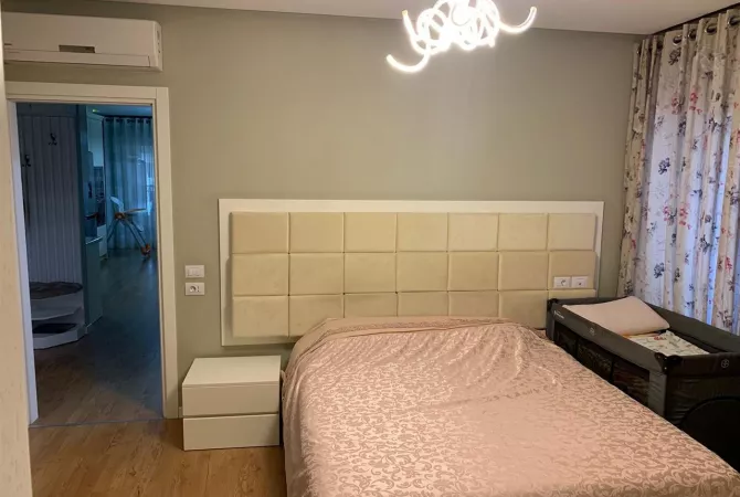 Shtepi me qera Apartament ne Tirane, 2+1, Mobilimi E mobiluar, Pagesa 800  Euro.