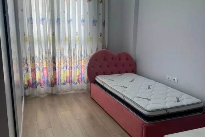 Shtepi me qera 2+1 ne Tirane - 1,200 Euro