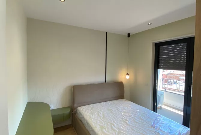 Shtepi me qera 1+1 ne Tirane - 70,000 Leke