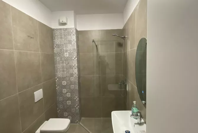 Shtepi me qera 1+1 ne Tirane - 70,000 Leke