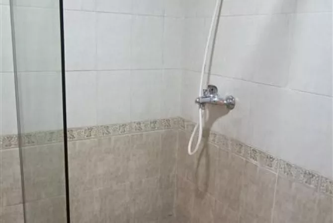 Shtepi me qera Apartament ne Tirane, 1+1, Mobilimi E mobiluar, Pagesa 500  Euro.