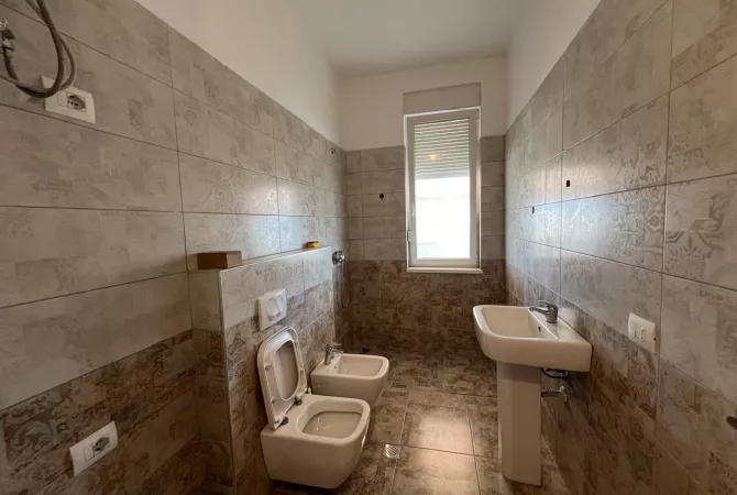 Shtepi me qera 1+1 ne Tirane - 700 Euro