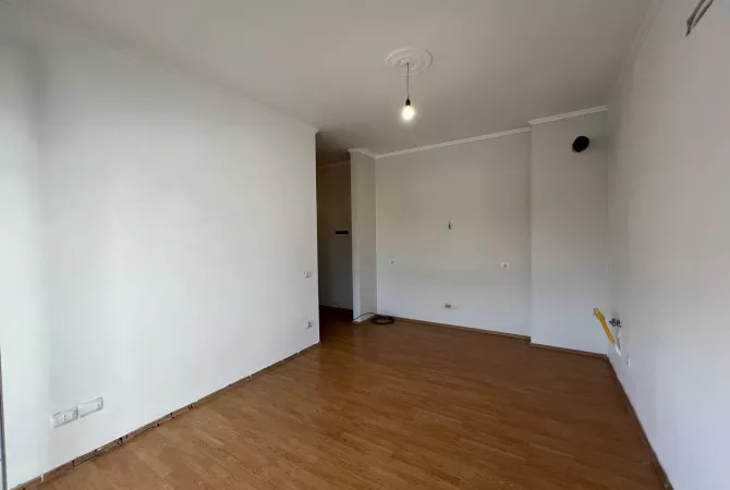 Shtepi me qera 1+1 ne Tirane - 700 Euro
