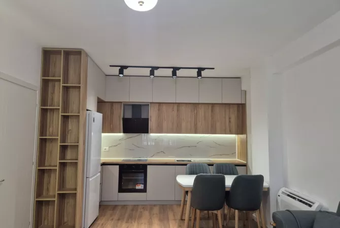 Shtepi me qera Apartament ne Tirane, 2+1, Mobilimi E mobiluar, Pagesa 700  Euro.