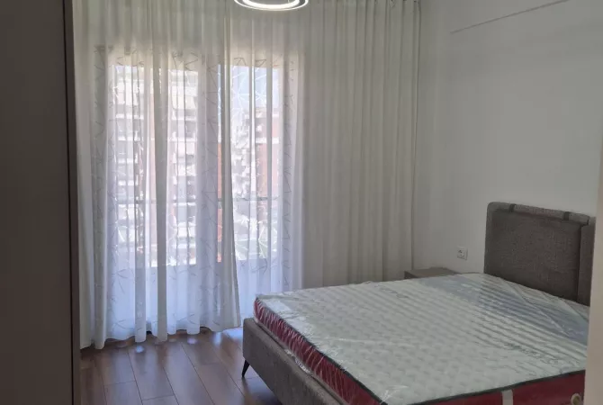 Shtepi me qera Apartament ne Tirane, 2+1, Mobilimi E mobiluar, Pagesa 700  Euro.