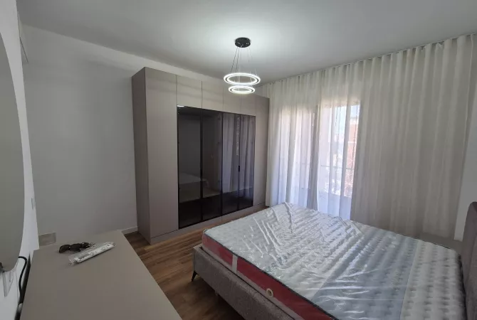 Shtepi me qera 2+1 ne Tirane - 700 Euro