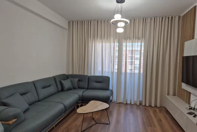 Shtepi me qera Apartament ne Tirane, 2+1, Mobilimi E mobiluar, Pagesa 700  Euro.