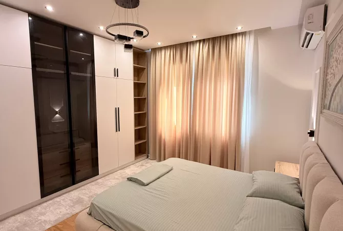 Shtepi ne shitje Apartament ne Tirane, 2+1, Mobilimi E mobiluar, Pagesa 245,000  Euro.