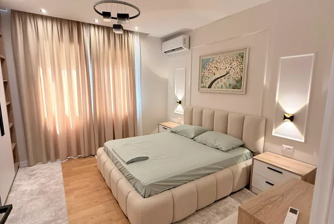 Shtepi ne shitje Apartament ne Tirane, 2+1, Mobilimi E mobiluar, Pagesa 245,000  Euro.