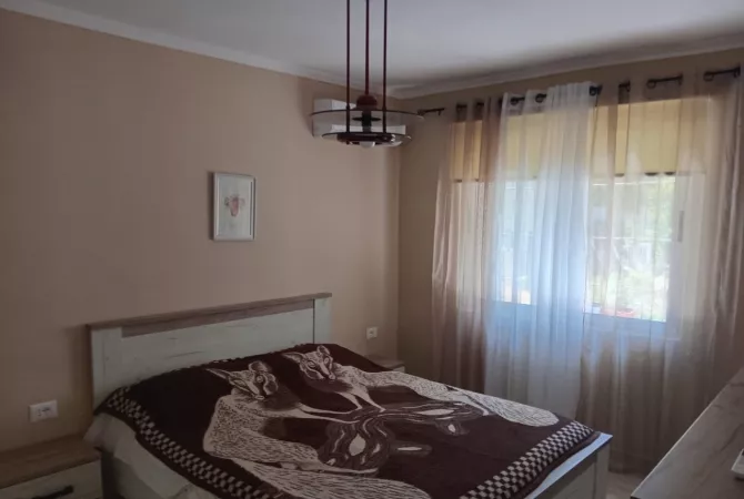 Shtepi me qera 2+1 ne Tirane - 700 Euro
