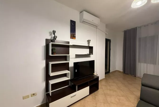 Shtepi me qera 1+1 ne Tirane - 39,000 Leke