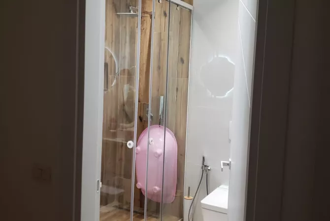 Shtepi me qera Apartament ne Tirane, 2+1, Mobilimi E mobiluar, Pagesa 900  Euro.