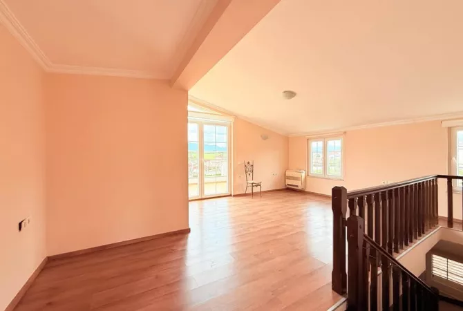 Shtepi ne shitje Vila Luksoze ne Tirane, 6+1, Mobilimi Pjeserisht e mobiluar, Pagesa 850,000  Euro.