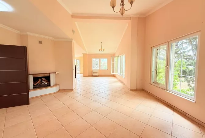 Casa in vendita 6+1 a Tirana - 850,000 Euro