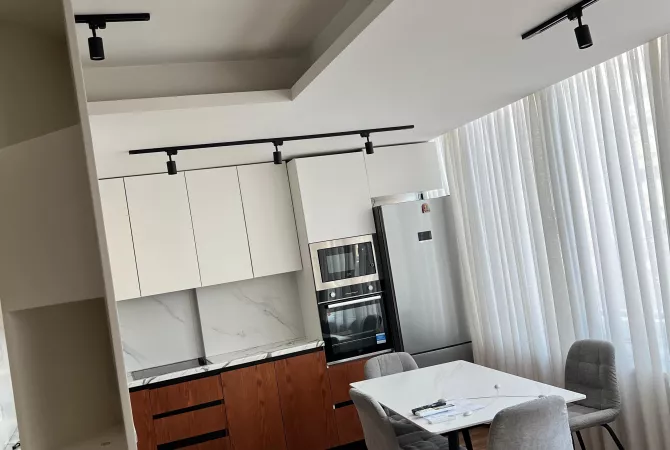 Shtepi me qera 2+1 ne Tirane - 900 Euro