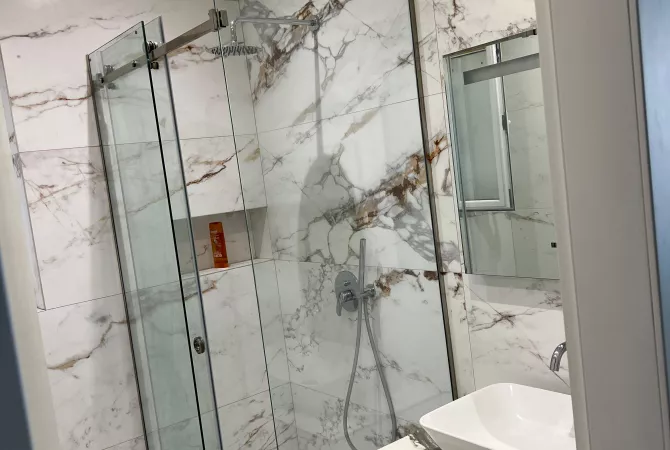 Shtepi me qera Apartament ne Tirane, 2+1, Mobilimi E mobiluar, Pagesa 900  Euro.