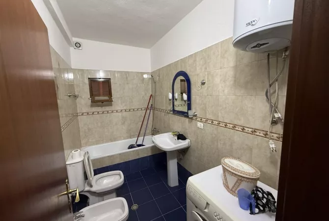 Shtepi me qera Apartament ne Tirane, 2+1, Mobilimi E mobiluar, Pagesa 50,000  Leke.