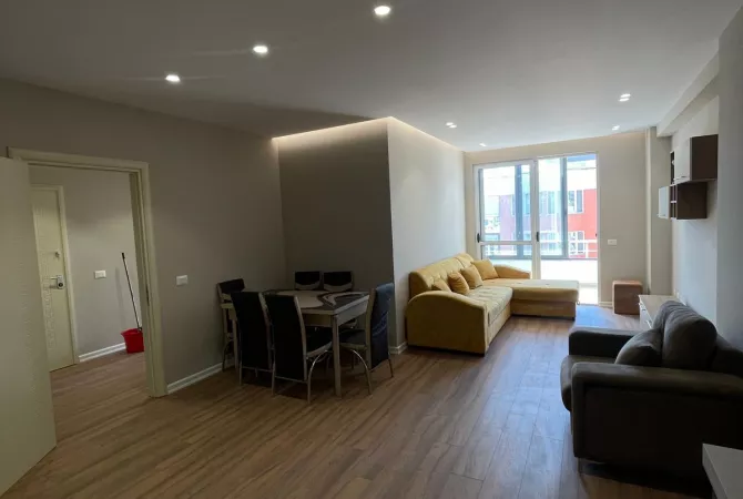 Shtepi ne shitje Apartament ne Tirane, 2+1, Mobilimi E mobiluar, Pagesa 150,000  Euro.