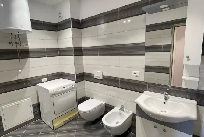 Shtepi ne shitje Apartament ne Tirane, 2+1, Mobilimi E mobiluar, Pagesa 150,000  Euro.