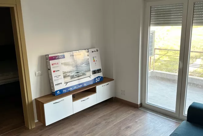 Shtepi me qera 1+1 ne Tirane - 37,000 Leke