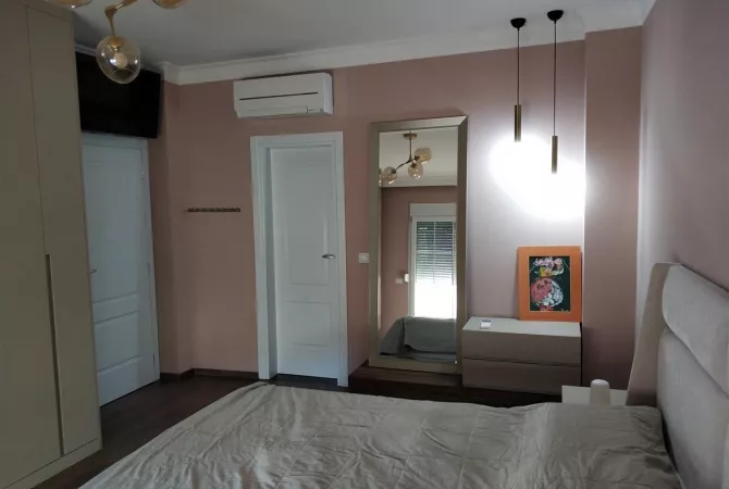 Shtepi me qera 2+1 ne Tirane - 1,100 Euro