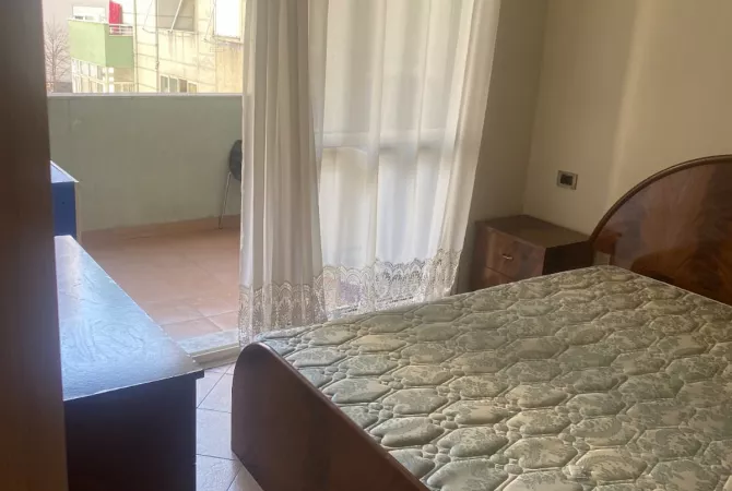 Shtepi me qera Apartament ne Tirane, 1+1, Mobilimi E mobiluar, Pagesa 30,000  Leke.
