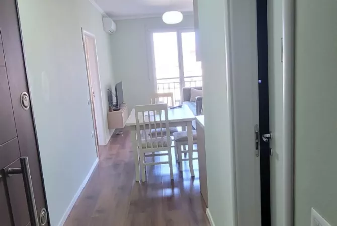 Shtepi me qera Apartament ne Tirane, 1+1, Mobilimi E mobiluar, Pagesa 550  Euro.