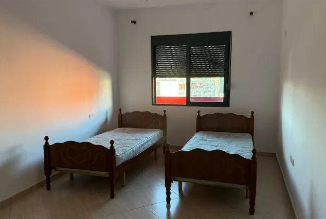Shtepi me qera Apartament ne Tirane, 2+1, Mobilimi E mobiluar, Pagesa 40,000  Leke.