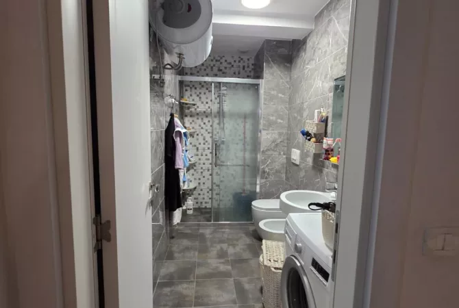 Shtepi me qera Apartament ne Tirane, 2+1, Mobilimi E mobiluar, Pagesa 800  Euro.