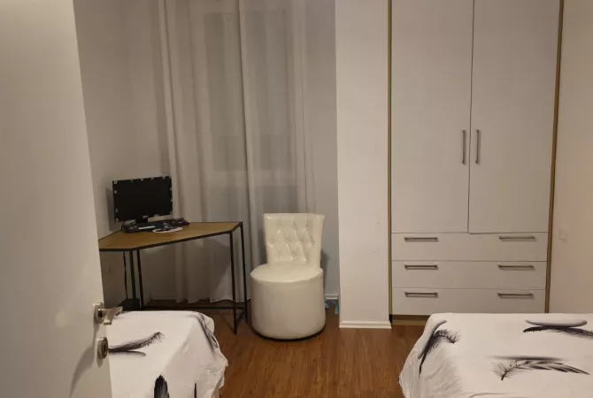 Shtepi me qera Apartament ne Tirane, 2+1, Mobilimi E mobiluar, Pagesa 800  Euro.