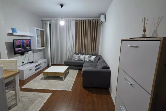 Shtepi me qera 2+1 ne Tirane - 800 Euro