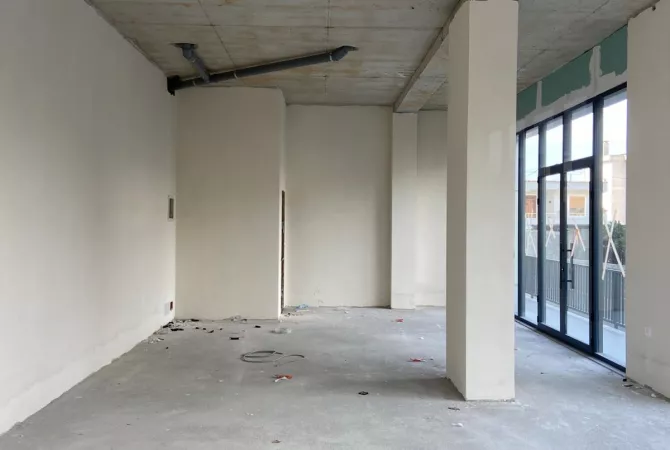 Ambient biznesi me qera 4+1 ne Tirane - 1,500 Euro