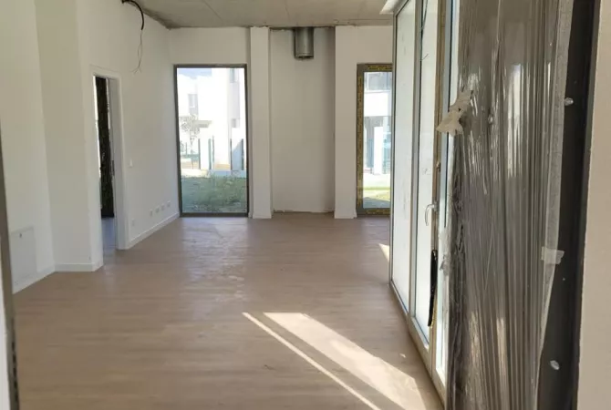 Shtepi me qera Vila Luksoze ne Tirane, 3+1, Mobilimi Bosh, pa mobiluar, Pagesa 2,200  Euro.