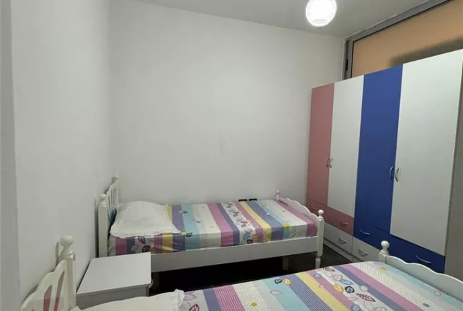 Shtepi me qera Apartament ne Tirane, 2+1, Mobilimi E mobiluar, Pagesa 54,000  Leke.
