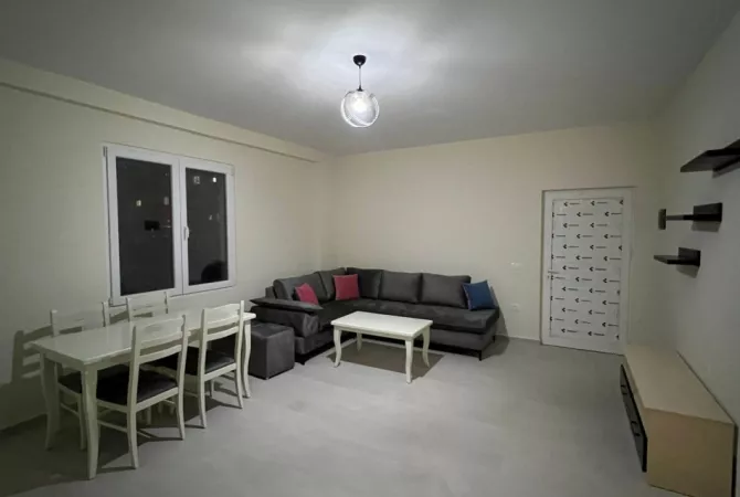 Shtepi me qera 1+1 ne Tirane - 40,000 Leke
