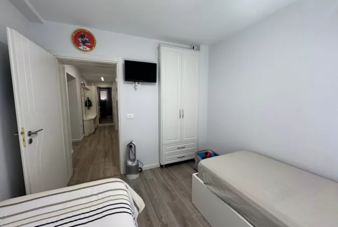 Shtepi me qera Apartament ne Tirane, 2+1, Mobilimi E mobiluar, Pagesa 110,000  Leke.