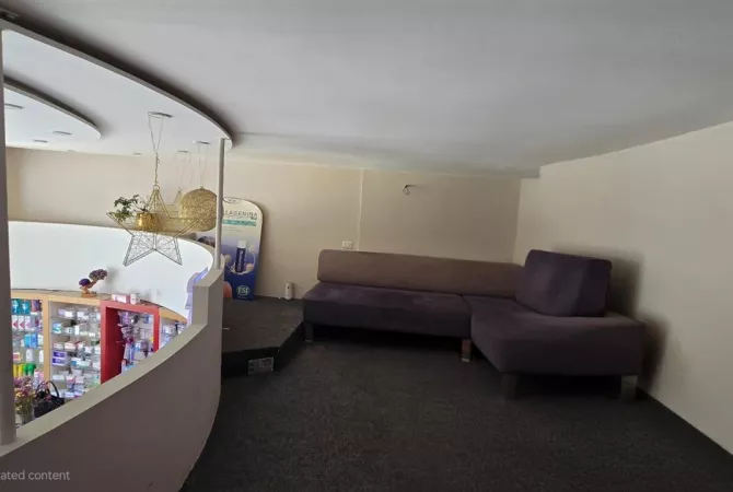 Ambiente Commerciale in Affitto 1+1 a Tirana - 700 Euro